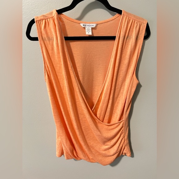 Athleta ruched front top sz M - Picture 3 of 3